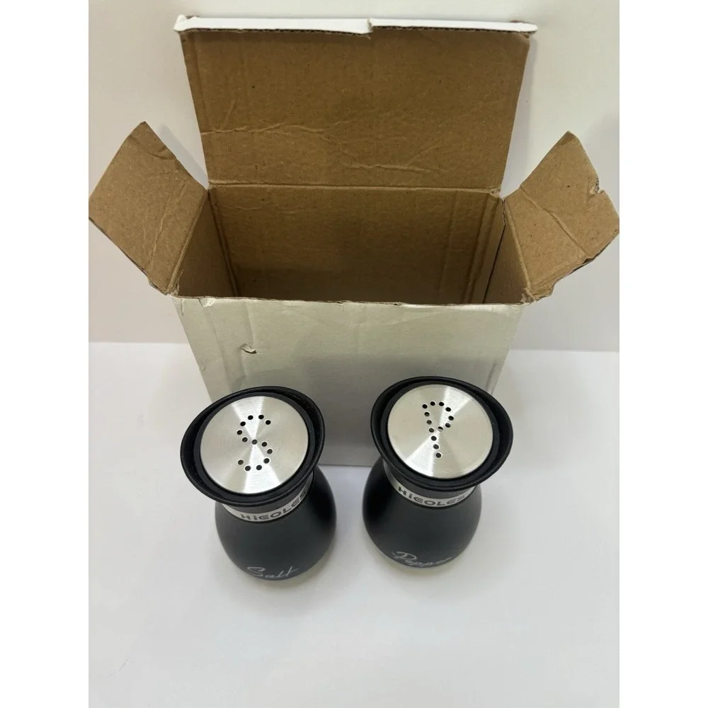 Basic Salt & Pepper Shakers